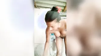 Dusky Married Woman Bathing Nude Filming For Her Ex Secretly