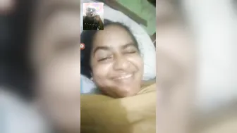 Cheating Bhabhi Flashing Her Tits During Video Call With Lover