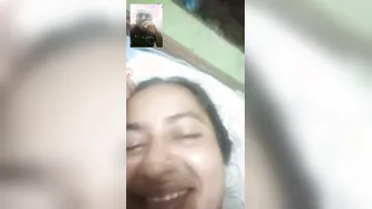Cheating Bhabhi Flashing Her Tits During Video Call With Lover