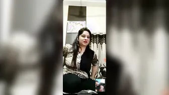 Chubby Married Woman Pleasuring Herself During Naughty Call