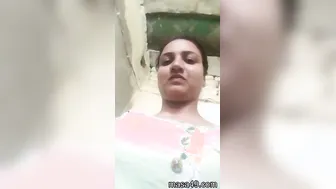 Horny Bhabhi Making Her Naked Bathroom Selfie Video Go Viral