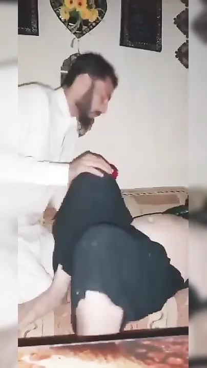 Curvy Bhabhi Riding Dick Hard In Her Leaked Bedroom Video