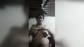 Curvy Wife Recording Herself Completely Naked For Her Secret