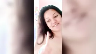 Busty Indian Girl Stripping Naked In Her Leaked Video