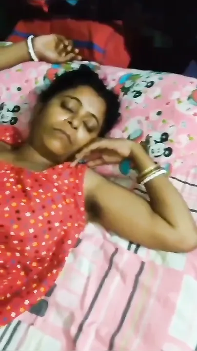 Sleeping Bhabhi Getting Her Pussy Touched Without Knowing