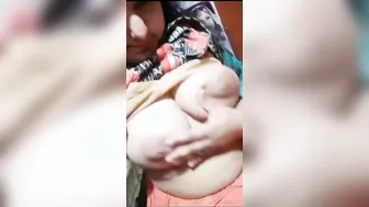 Married Bhabhi Teasing Her Huge Tits In Bedroom Selfie Scandal