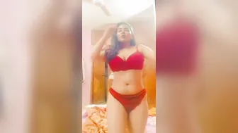 Topless Desi Slut In Red Bra Exposing Her Heavy Milky Tits