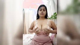 Busty Desi Cam Babe Flashing Her Heavy Milk Tankers Online