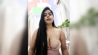Busty Desi Cam Babe Flashing Her Heavy Milk Tankers Online