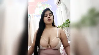 Busty Desi Cam Babe Flashing Her Heavy Milk Tankers Online