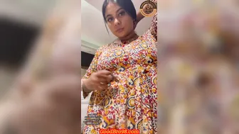 Busty Desi Babe Fingering Her Dripping Pussy Moaning Loudly