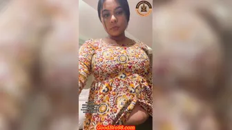 Busty Desi Babe Fingering Her Dripping Pussy Moaning Loudly