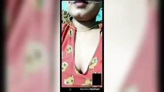 Chubby Bhabhi Exposing Her Huge Boobs And Wet Pussy For Me