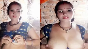 Curvy Bhabhi Fingering Herself While Showing Massive Milky Tits
