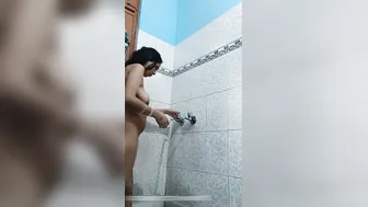 Married Couple Fucking In Bathroom Making Their Private Mms