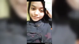 Young College Babe Flashing Her Tits During Class Break Today