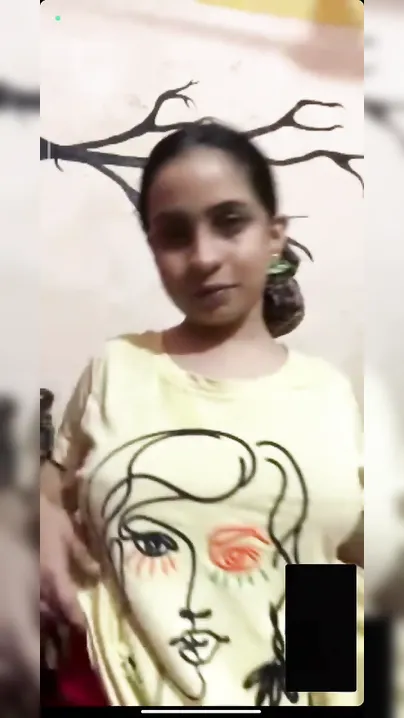 Babe Stripping And Showing Huge Boobs On Video Call Leak