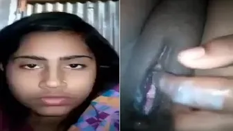 Village Teen Fingering Her Pussy Deep In Leaked Phone Mms