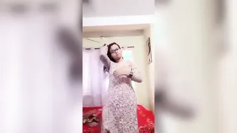 College GF Exposing Her Huge Boobs Naked In Leaked Mms