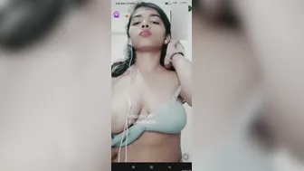 Sexy Babe Showing Her Big Tits On Live Cam