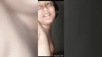 Bhabhi Showing Her Milky Boobs Before We Fuck