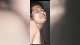 Bhabhi Showing Her Milky Boobs Before We Fuck