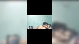 Desi GF Feeding Her Tits To Lover In Leaked Home Video