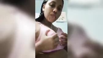 Chubby GF Naked In Bath Showing Off Her Wet Pussy