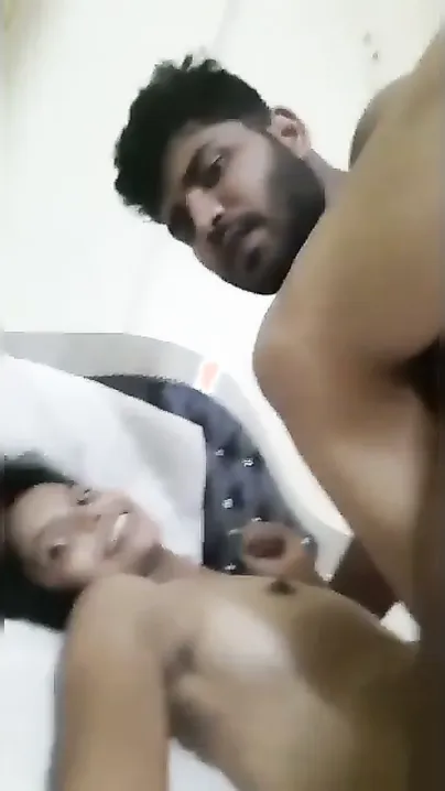 GF Losing Her Virginity In Hotel Room First Time Ever