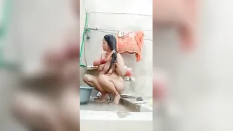 Married Woman Bathing Naked While Filming Herself Privately