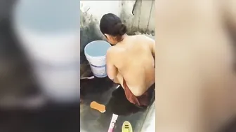 Bhabhi Caught Bathing Nude On Hidden Camera In Viral Footage