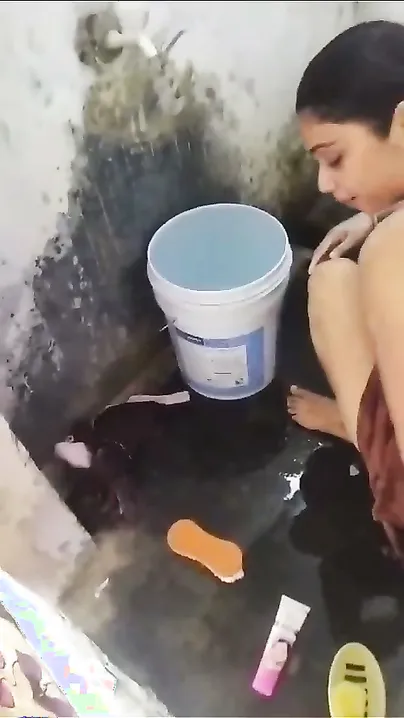 Bhabhi Caught Bathing Nude On Hidden Camera In Viral Footage