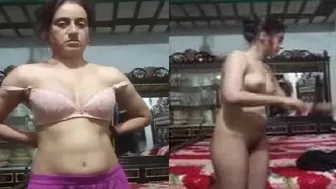 Mature Bhabhi Stripping Naked For Camera In Private Desi Mms