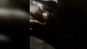 Sri Lankan Babe Pleasuring Herself With Dildo In Leaked Vid