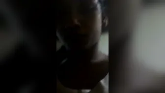 Sri Lankan Babe Pleasuring Herself With Dildo In Leaked Vid