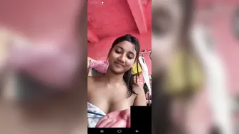 After Shower Babe Flashing Boobs To Lover On Video Call