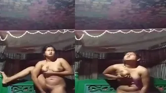 Tall Village Babe Masturbating With Dildo In Viral Mms Clip