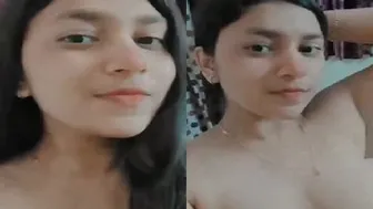 Cute GF Exposes Her Perky Tits In Leaked Selfie Vid