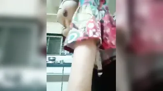 Mature Pakistani Milf Exposing Her Body Parts On Live Camera