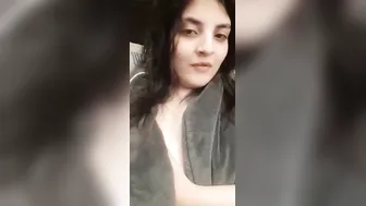 Cute Indian Babe Showing Her Tits Seducing Her Boyfriend Now