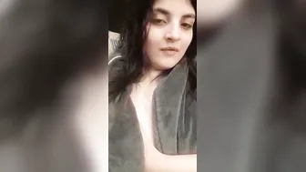 Cute Indian Babe Showing Her Tits Seducing Her Boyfriend Now