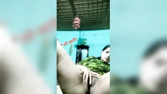 Horny GF Spreading Her Ass Showing Everything Online