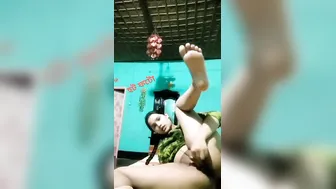 Horny GF Spreading Her Ass Showing Everything Online