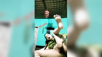 Horny GF Spreading Her Ass Showing Everything Online