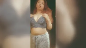 Brown Haired Babe Lifting Top Showing Natural Tits For My Phone