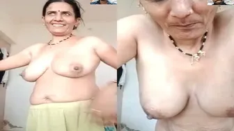 Mature Aunty Stripping Naked During Our Whatsapp Video Chat