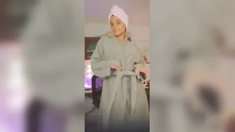 My GF Dropping Her Towel After Hot Shower This Morning