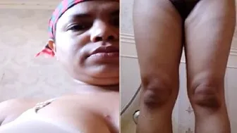 Mature Aunty Spreading Legs Wide Getting Pussy Licked And Fucked