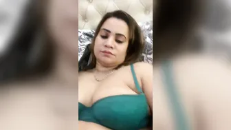 Sexy Milf Spreading Her Legs To Show Me Her Naked Pussy Hole