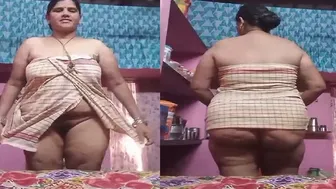 Mature Aunty Drops Towel Revealing Her Wet Pussy On Camera